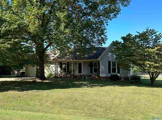 114 Sweetwater Dr, Hazel Green, AL 35750