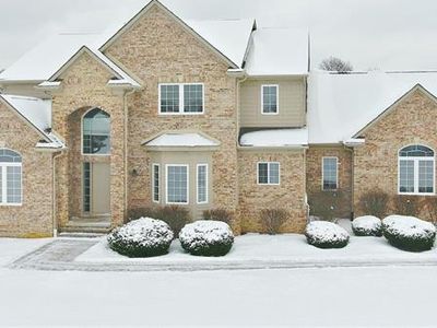 195 W Auburn Trl, Brighton, MI, 48114