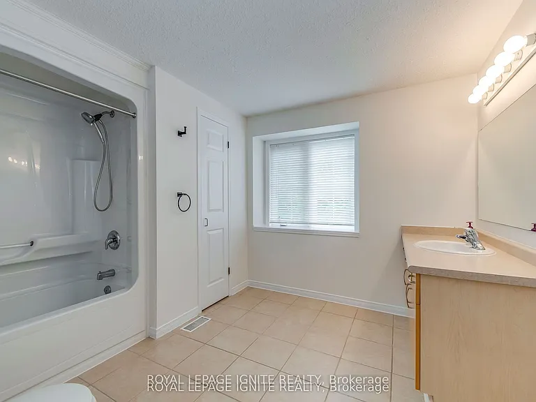 64 Templewood Dr — Photo 31