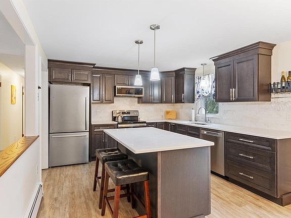 4th image of 225 Leominster Rd