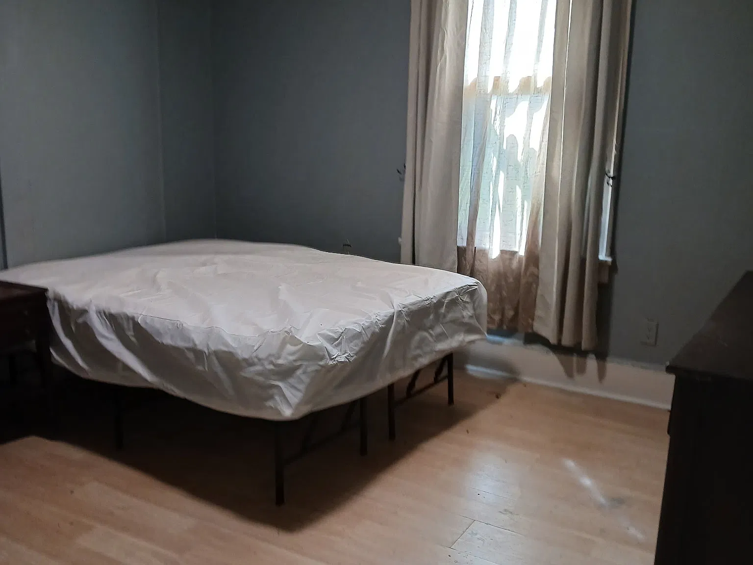 4 bed, 904 sqft, $140 — Photo 2