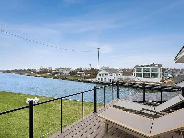 61 Dune Rd — Photo 4