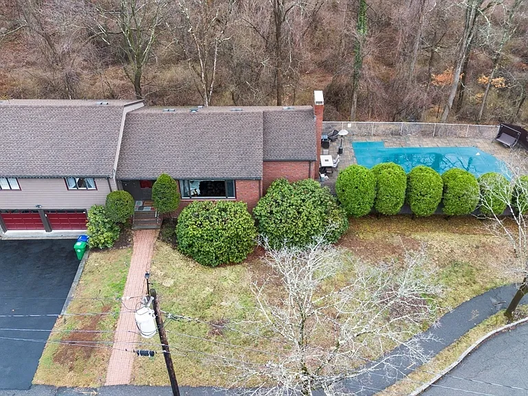 10 Stonewood Dr — Photo 27