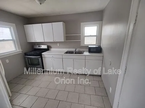 140 Summit St #2 Photo 1