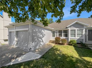 722 NE Swann Cir, Lees Summit, MO 64086