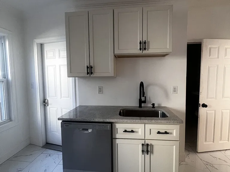 19 Reeves St #2 — Photo 16