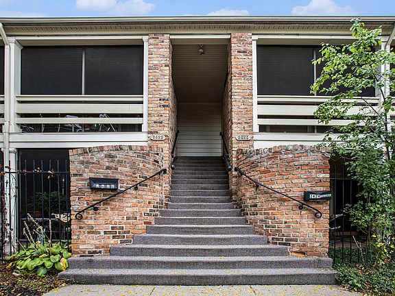 4th image of 2424 Village Dr SE