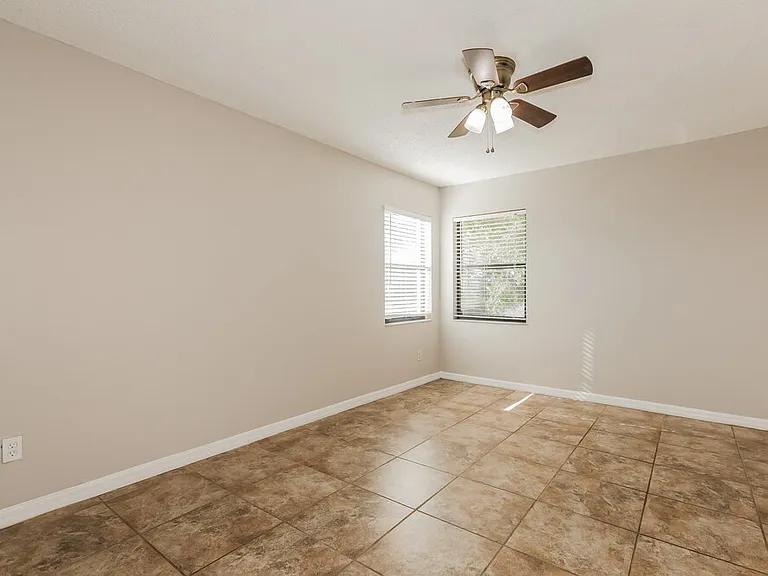 1424 Covington Ct — Photo 10