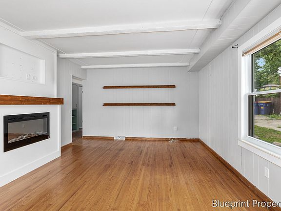 4th image of 735 Maridell Ave NW