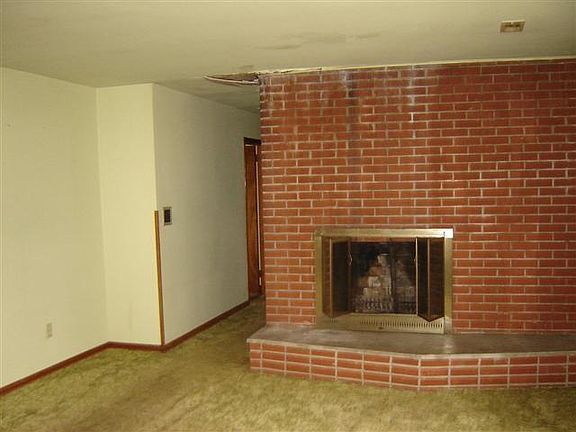 3rd image of 1617 Cusick Cir