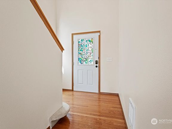 4th image of 4450 Forest Drive NE