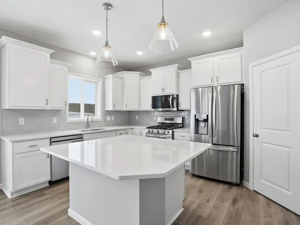921 Buffalo St NW, Delano, MN 55328
