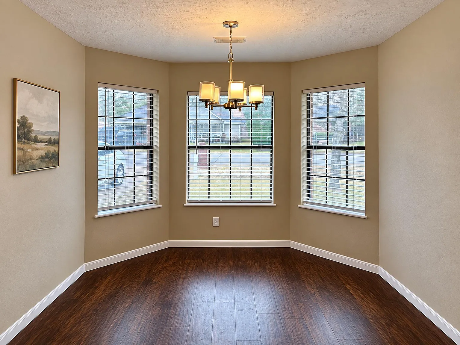 3 bed, 2.0 bath, 1383 sqft, $1,875 — Photo 4