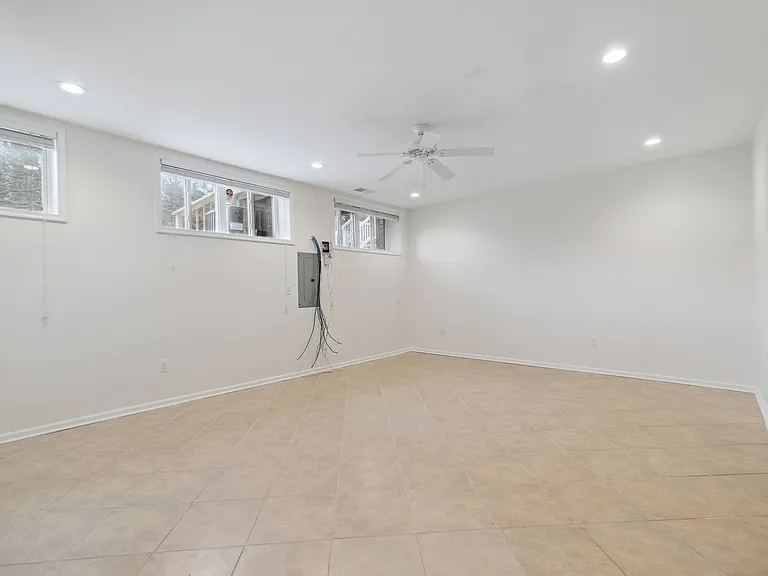 21193 Millwood Sq — Photo 15