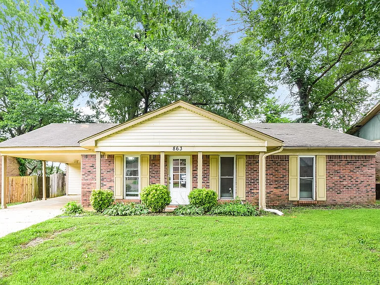 863 Hackberry Dr — Photo 1