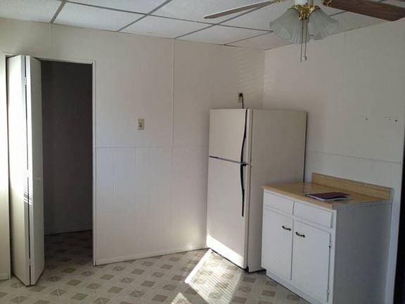 3rd image of 9861 Dunraven Dr