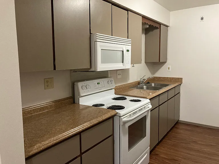 3811 S 35th St #225 — Photo 5