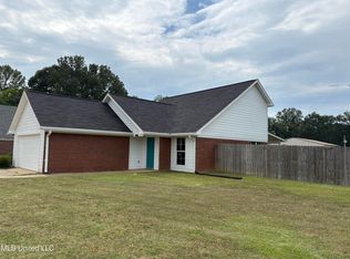 1028 Spanish Oak Blvd, Florence, MS 39073