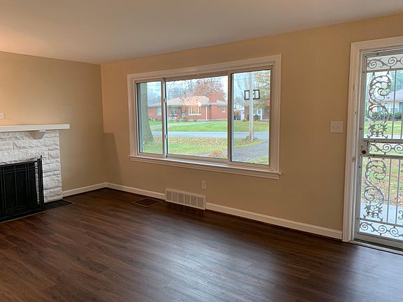 Spacious living room