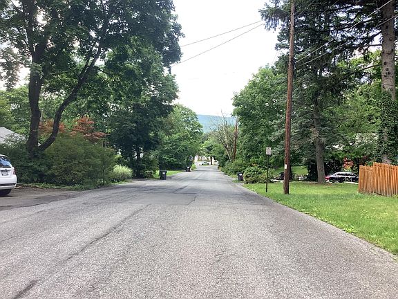 Front-of-house street view of Shawangunk Mountains.