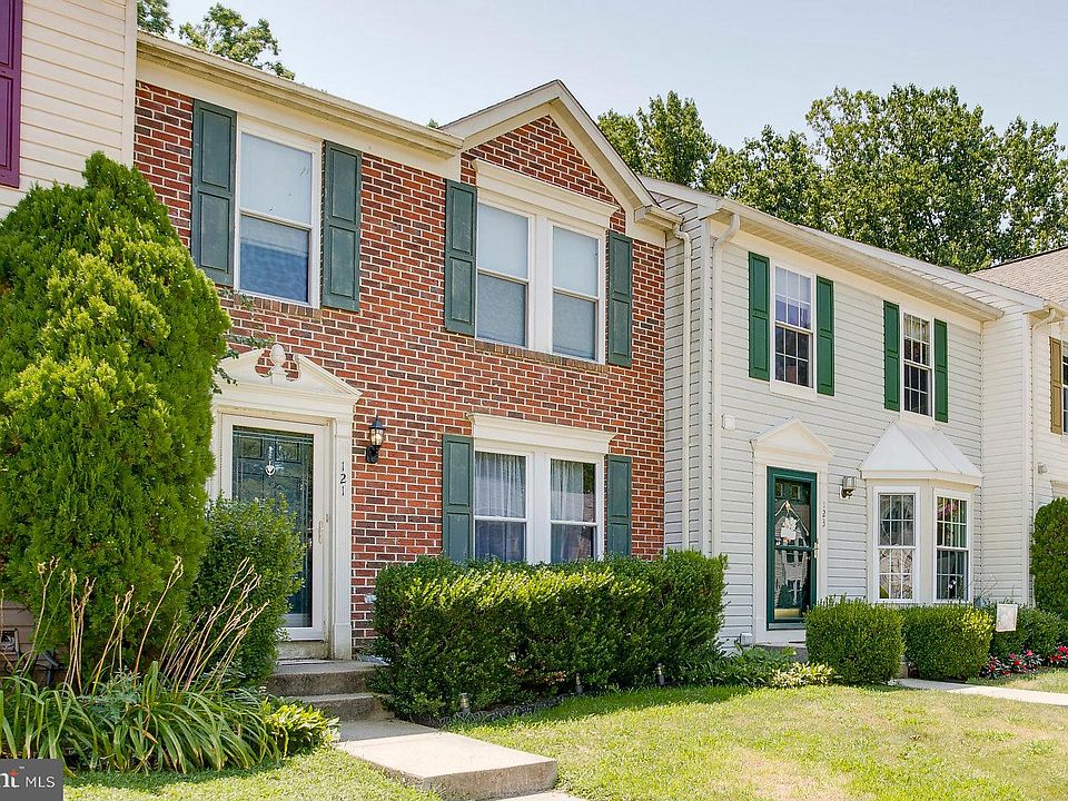 1st image of 121 Paden Ct