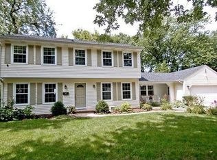 413 Republic Rd, Batavia, IL 60510