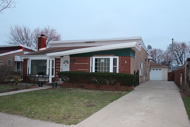 1st image of 4021 W 106th St