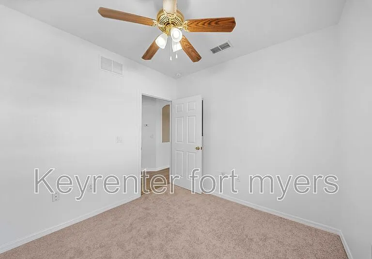 5370 Park Rd #4 — Photo 18