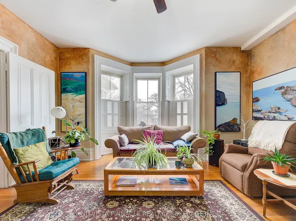 49 Ridout St S #5, London, ON N6C 3W8