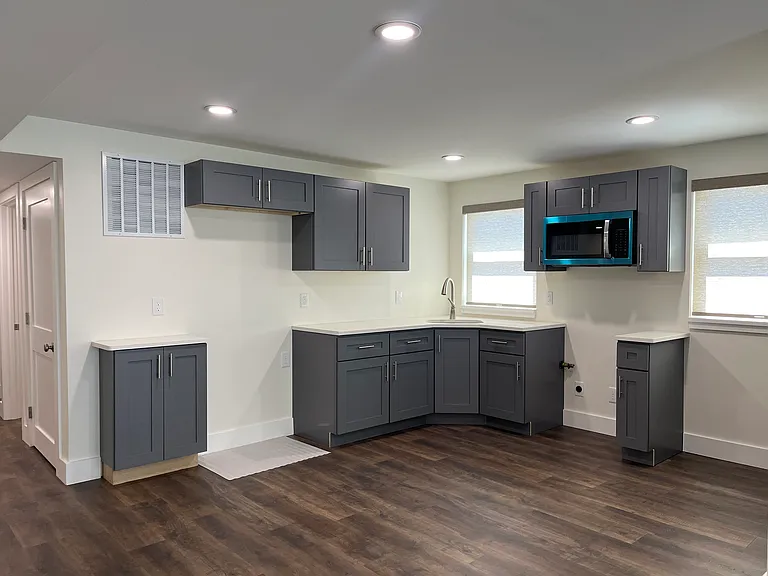 371 Dearborn St — Photo 2