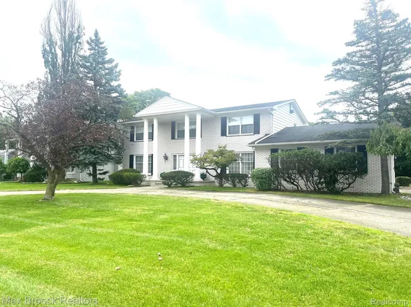 22625 Twyckingham Way, Southfield, MI 48034