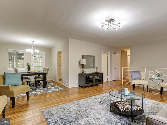 5th image of 8716 Susanna Ln
