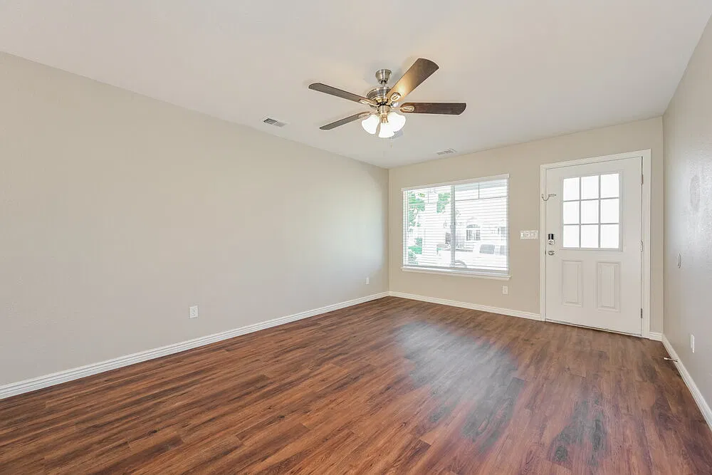 4 bed, 2.5 bath, 1754 sqft, $2,980 — Photo 4