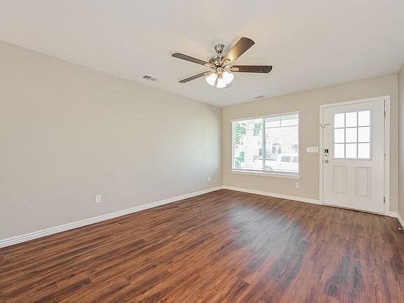 4th image of 4390 Perth Cir