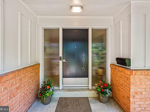3rd image of 9815 Inglemere Dr