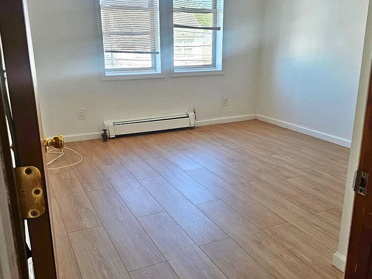 291 Linden Ave #2 — Photo 7