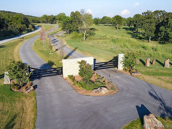 3rd image of 24 Falcon Tree Loop