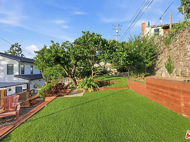 316 E Ellis Ave — Photo 33