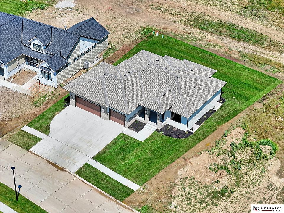 1st image of 3630 Tree Line Dr