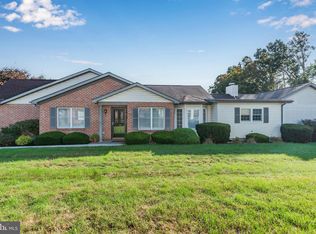 127 Strayer Dr, Carlisle, PA 17013