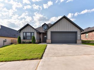 4908 Sand Lily Ln, Edmond, OK 73034