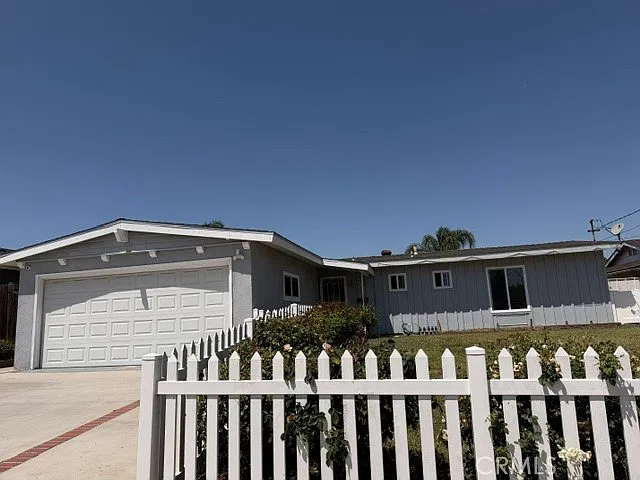 2415 Los Padres Dr — Photo 1