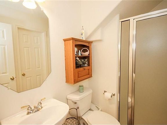 Full Bath off 5th bedroom!