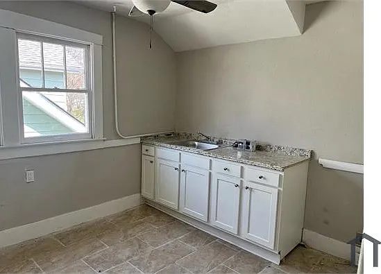 2 bed, 1100 sqft, $1,200 — Photo 2