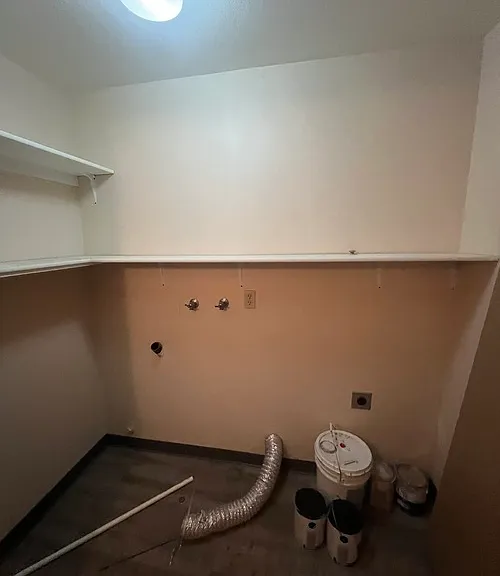 1690 Buckingham Ave — Photo 16