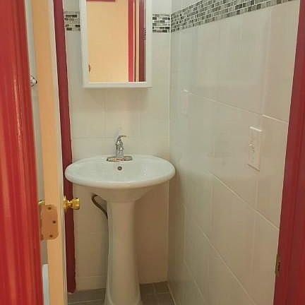 5th image of 375 Lewis Ave #2