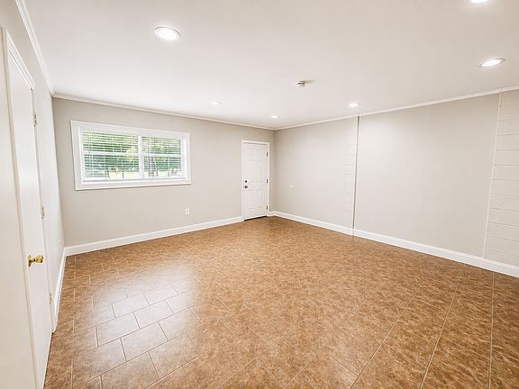 5th image of 534 Shrine Club Rd