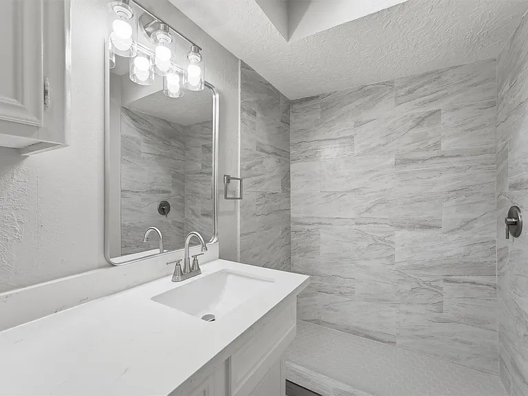 8001 Rebawood Dr — Photo 18