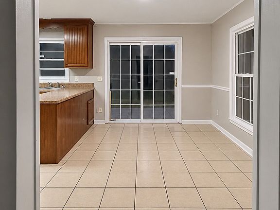 2nd image of 107 Princeton Rd