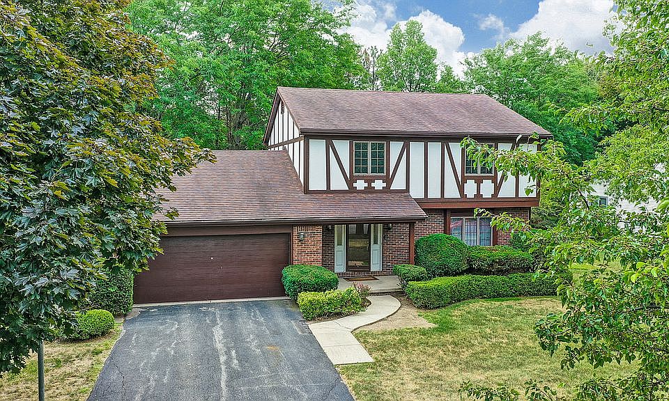 1st image of 842 Heathermoor Ln